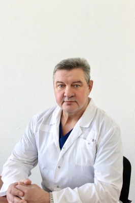 Заведующий отделением - врач-эндоскопист Малыхин Александр Николаевич